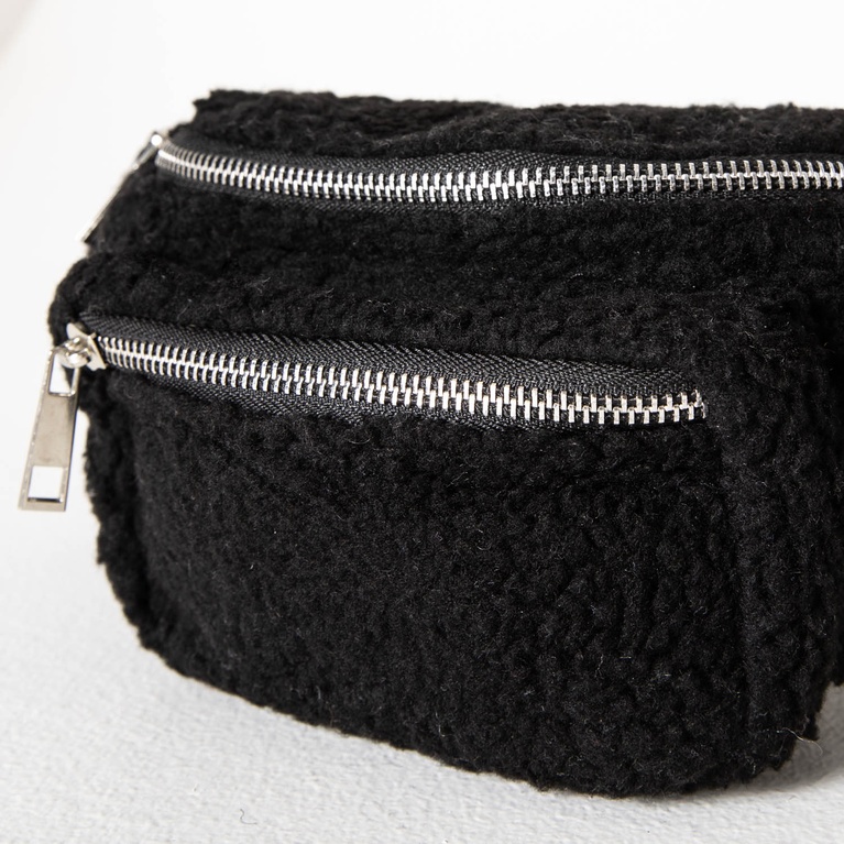 Laukku "Pile sling bag" Laukku "Pile sling bag"